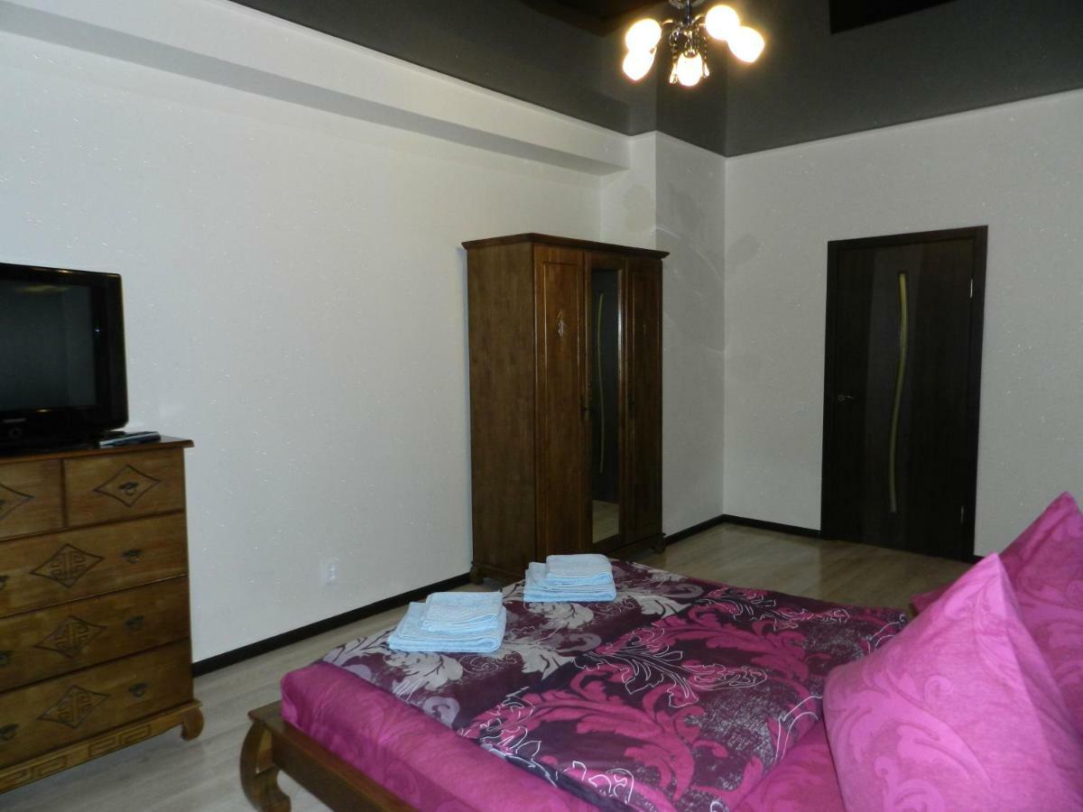 3-Room Luxury Apartment 100M2 On Sobornyi Avenue 193, By Grandhome Zaporizhia Luaran gambar